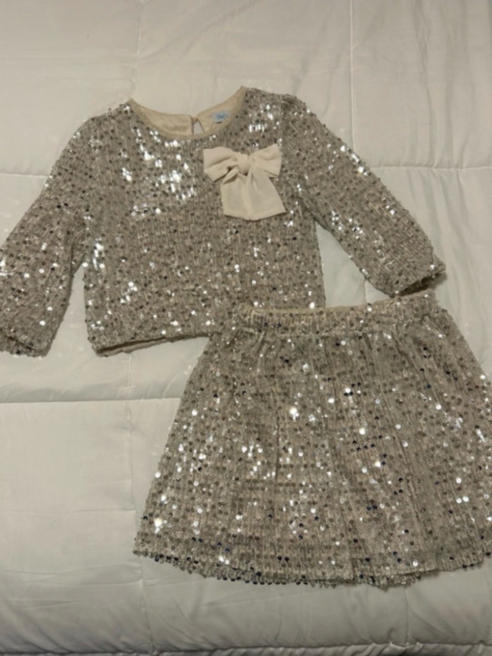 Kids Sequin Bow Matching Set in light gold